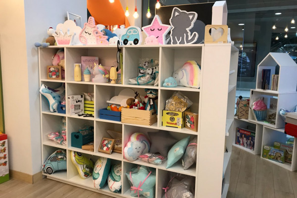 Сеть магазинов деревянных и развивающих игрушек Montessori shop